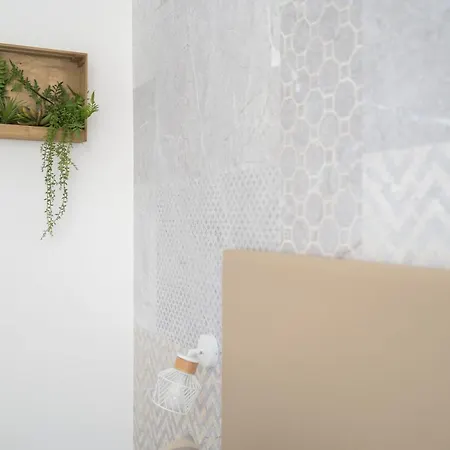 White Gioberti روما