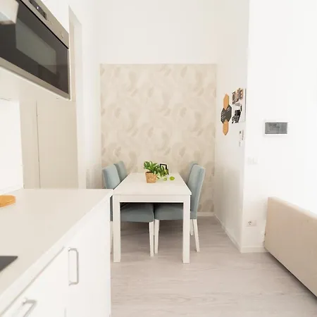 White Gioberti Apartment *