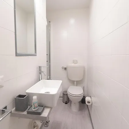 White Gioberti Apartment *