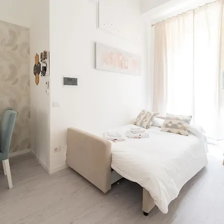 White Gioberti Apartment Rome